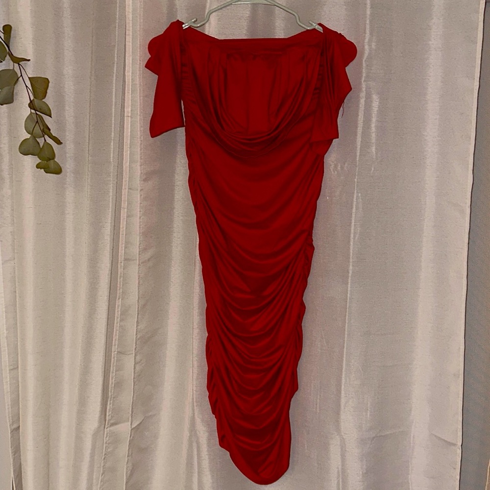 Worn runs, elegant and sexy off the shoulder Bodycon maxi dress